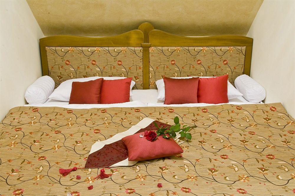 Amira Boutique Hotel Heviz Wellness & Spa Buitenkant foto