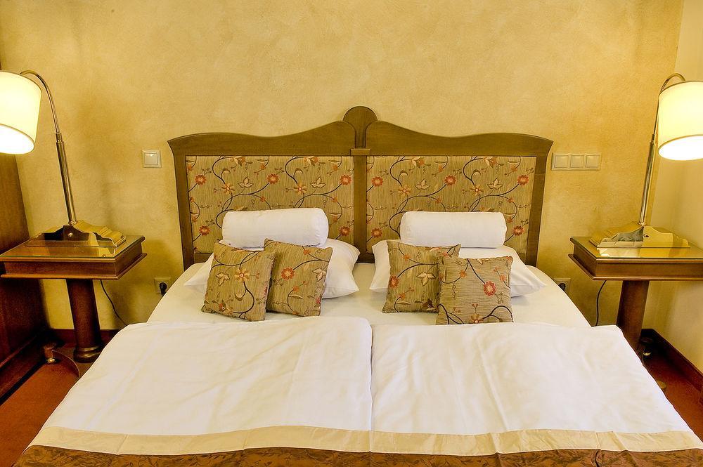 Amira Boutique Hotel Heviz Wellness & Spa Buitenkant foto